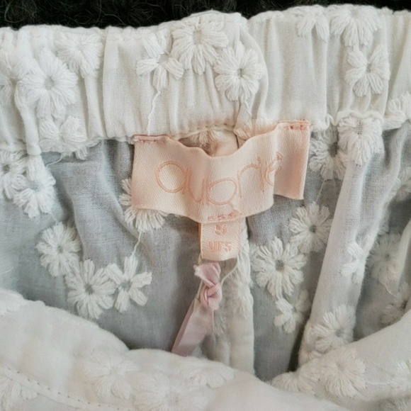 White Broiderie Anglaise Playsuit - Picture 3 of 4